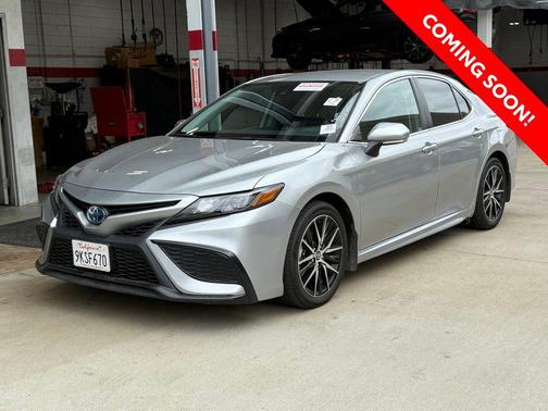 2024 Toyota Camry Hybrid SE