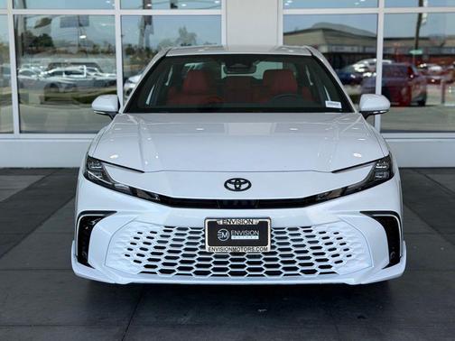 Wind Chill Pearl 2026 Toyota Camry XSE