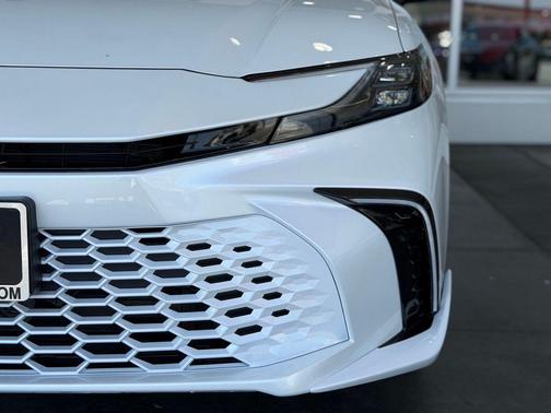Wind Chill Pearl 2026 Toyota Camry XSE