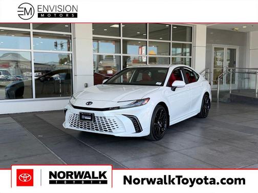Wind Chill Pearl 2026 Toyota Camry XSE