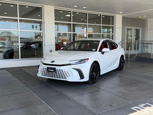 Wind Chill Pearl 2026 Toyota Camry XSE