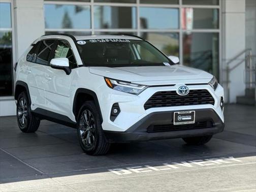 2022 Toyota RAV4 Hybrid XLE Premium