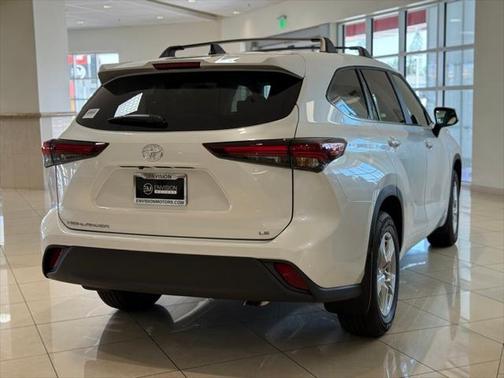 2025 Toyota Highlander LE