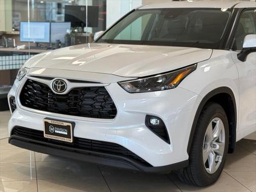 2025 Toyota Highlander LE