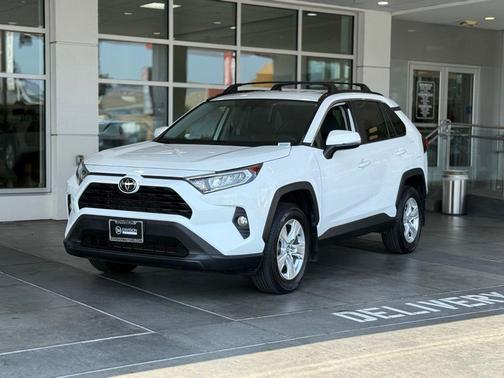 2020 Toyota RAV4 XLE