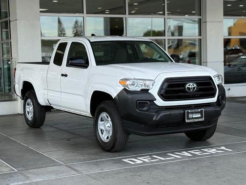 2022 Toyota Tacoma SR