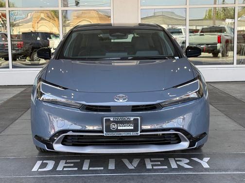 2025 Toyota Prius XLE