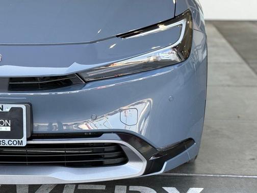 2025 Toyota Prius XLE