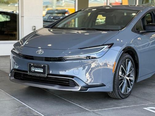 2025 Toyota Prius XLE