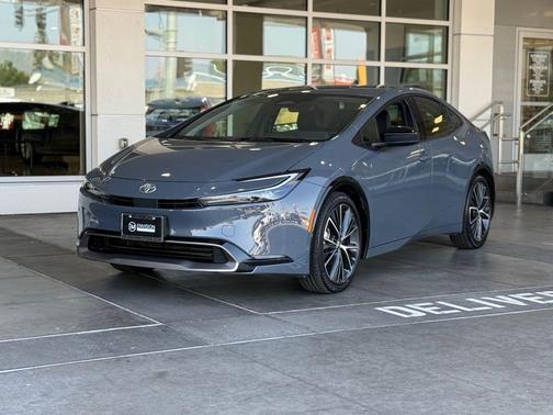 2025 Toyota Prius XLE