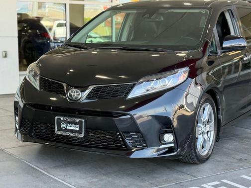 2018 Toyota Sienna SE