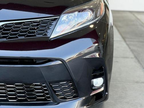 2018 Toyota Sienna SE