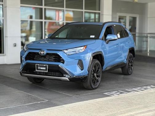 2025 Toyota RAV4 Hybrid SE