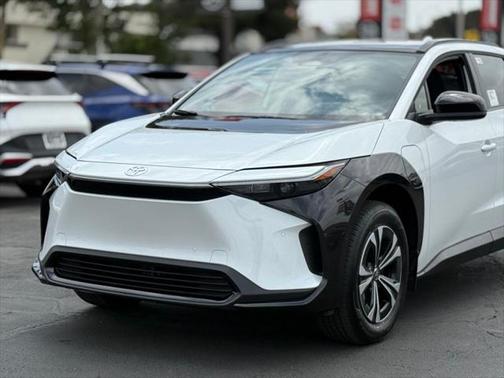 2025 Toyota bZ4X XLE