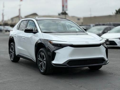 2025 Toyota bZ4X XLE