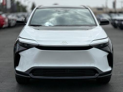 2025 Toyota bZ4X XLE