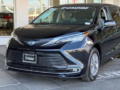 2023 Toyota Sienna XLE 8 Passenger