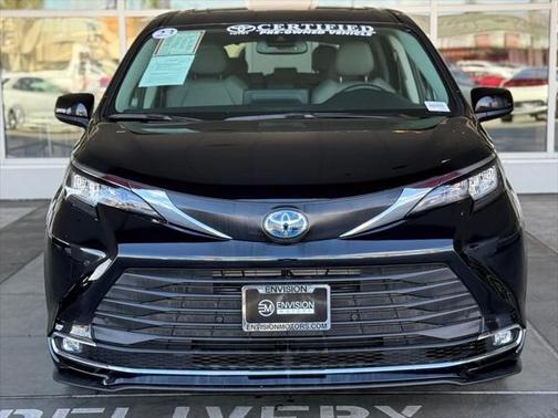 2023 Toyota Sienna XLE 8 Passenger
