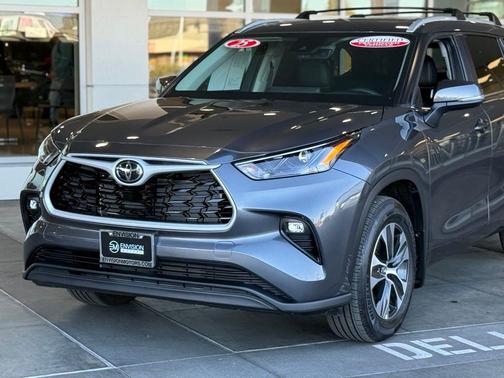 2025 Toyota Highlander XLE