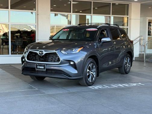 2025 Toyota Highlander XLE