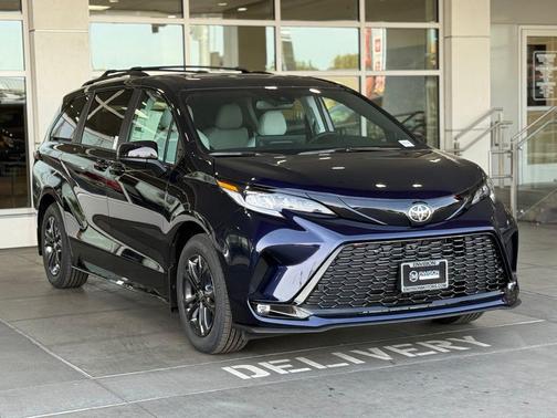 2026 Toyota Sienna XSE 7 Passenger