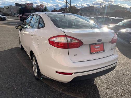 2014 Ford Fiesta SE