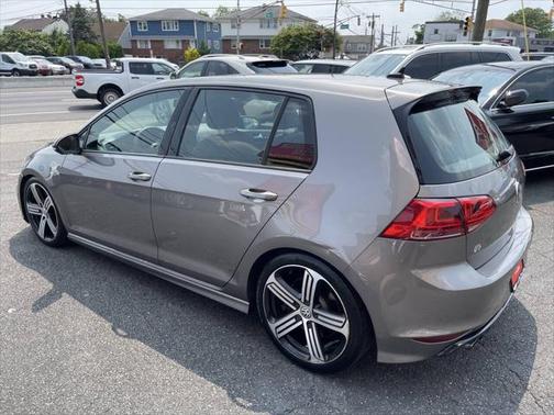 2016 Volkswagen Golf R 4-Door w/DCC & Navigation