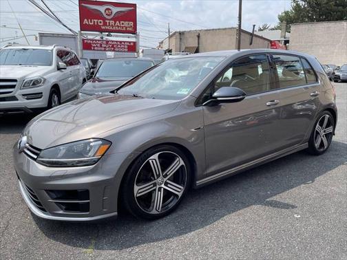 2016 Volkswagen Golf R 4-Door w/DCC & Navigation