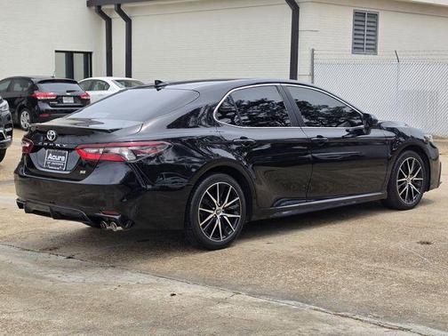 Midnight Black Metallic 2021 Toyota Camry SE