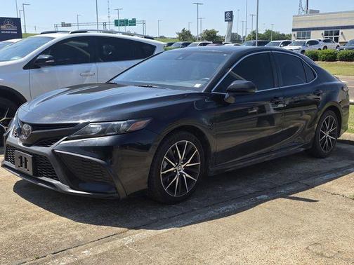 Midnight Black Metallic 2021 Toyota Camry SE