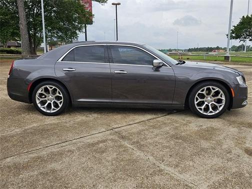 2016 Chrysler 300C Platinum