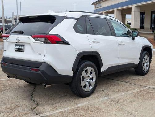 2021 Toyota RAV4 LE