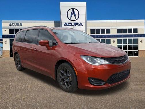 2018 Chrysler Pacifica Touring-L Plus