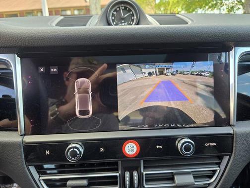 2025 Porsche Macan T