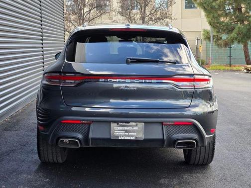 2025 Porsche Macan Base