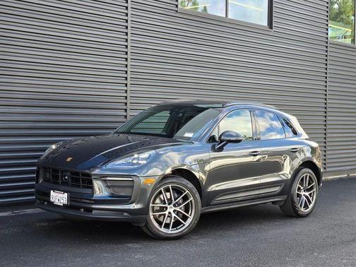 2025 Porsche Macan Base