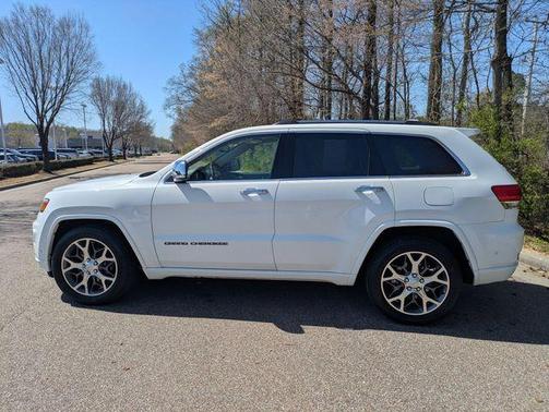 Bright White Clearcoat 2021 Jeep Grand Cherokee Overland