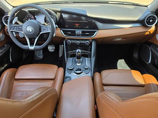 Vulcano Black Metallic 2019 Alfa Romeo Giulia Ti