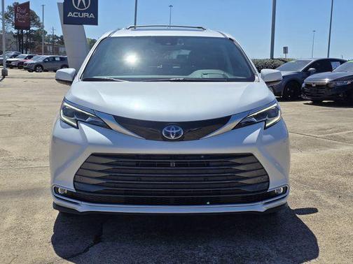 2024 Toyota Sienna Platinum 7 Passenger