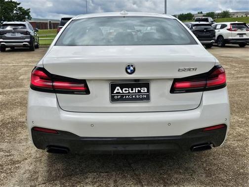 2022 BMW 530 i