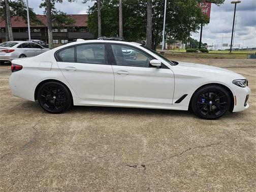 2022 BMW 530 i