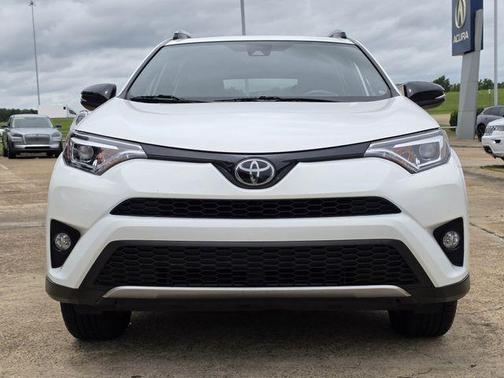 Super White 2017 Toyota RAV4 SE