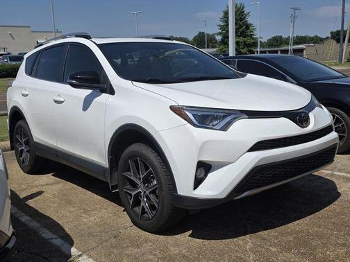Super White 2017 Toyota RAV4 SE