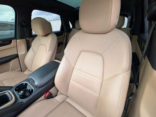 2022 Porsche Cayenne S