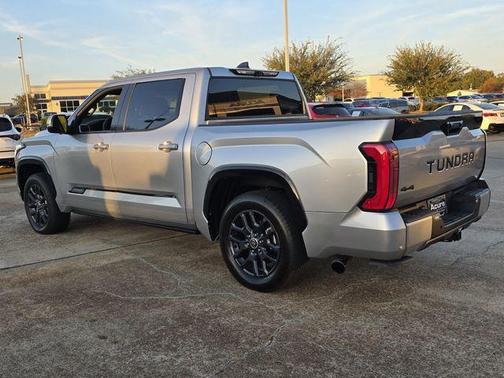 2022 Toyota Tundra Hybrid Platinum