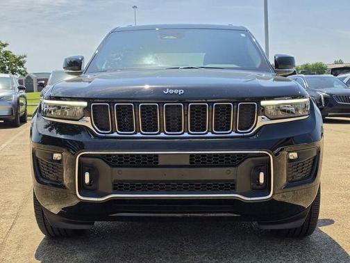 Diamond Black 2023 Jeep Grand Cherokee Overland