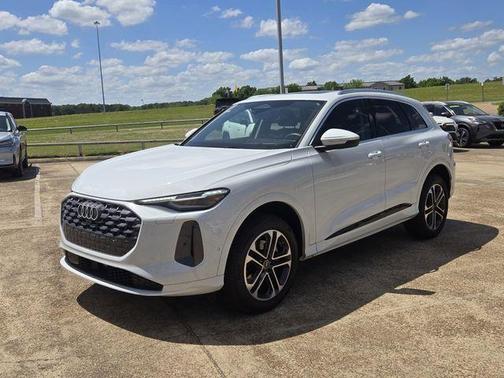 Glacier White Metallic 2025 Audi Q5 2.0T quattro Premium