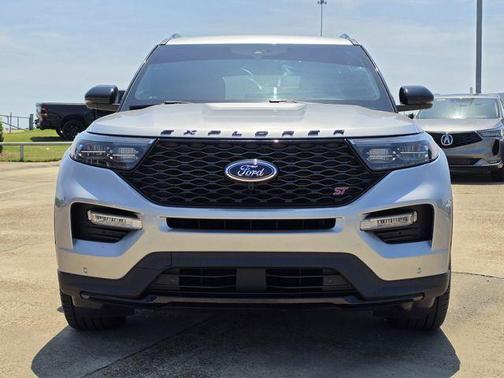 Silver Metallic 2020 Ford Explorer ST