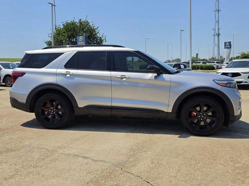 Silver Metallic 2020 Ford Explorer ST