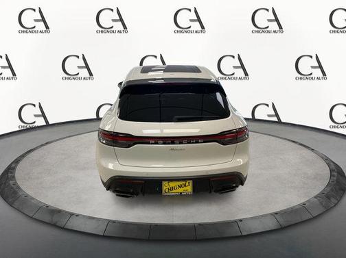 2022 Porsche Macan Base